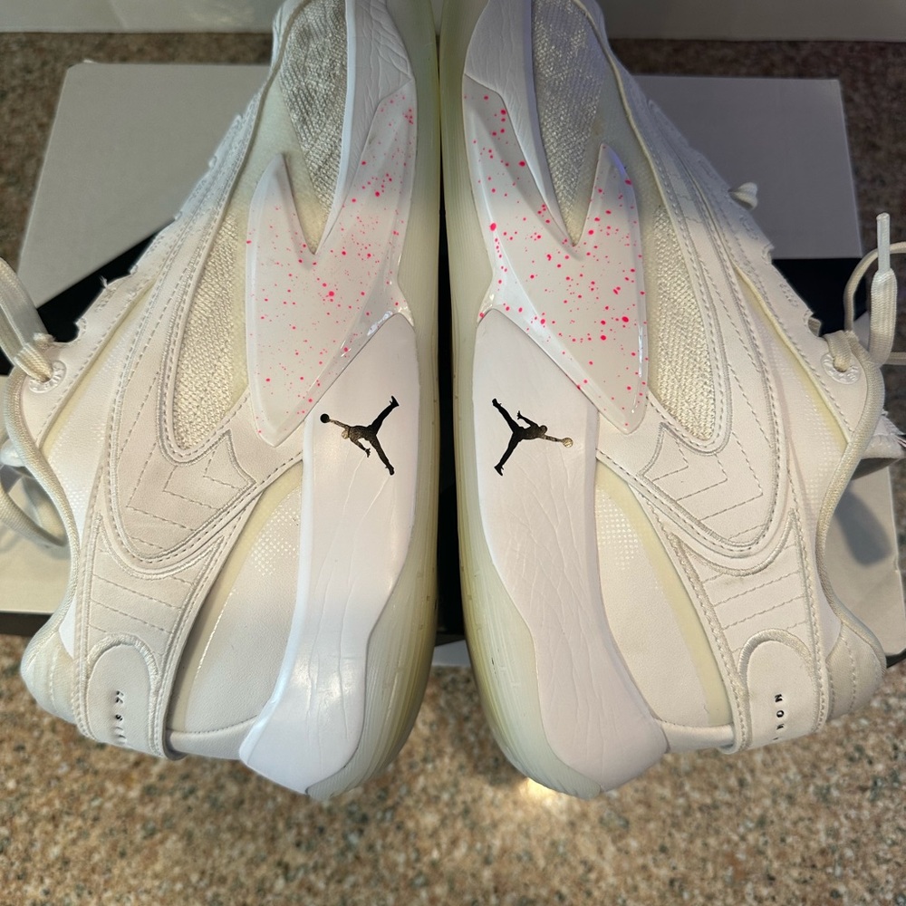 Luka 2 - Jordan Men’s 11 White Sneakers
